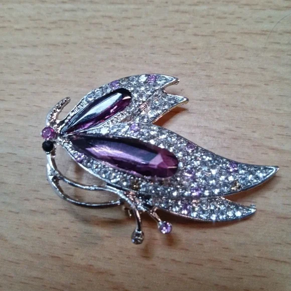 Butterfly Purple Rhinestone and Crystal Rhinestones Brooch - Picture 2 of 7